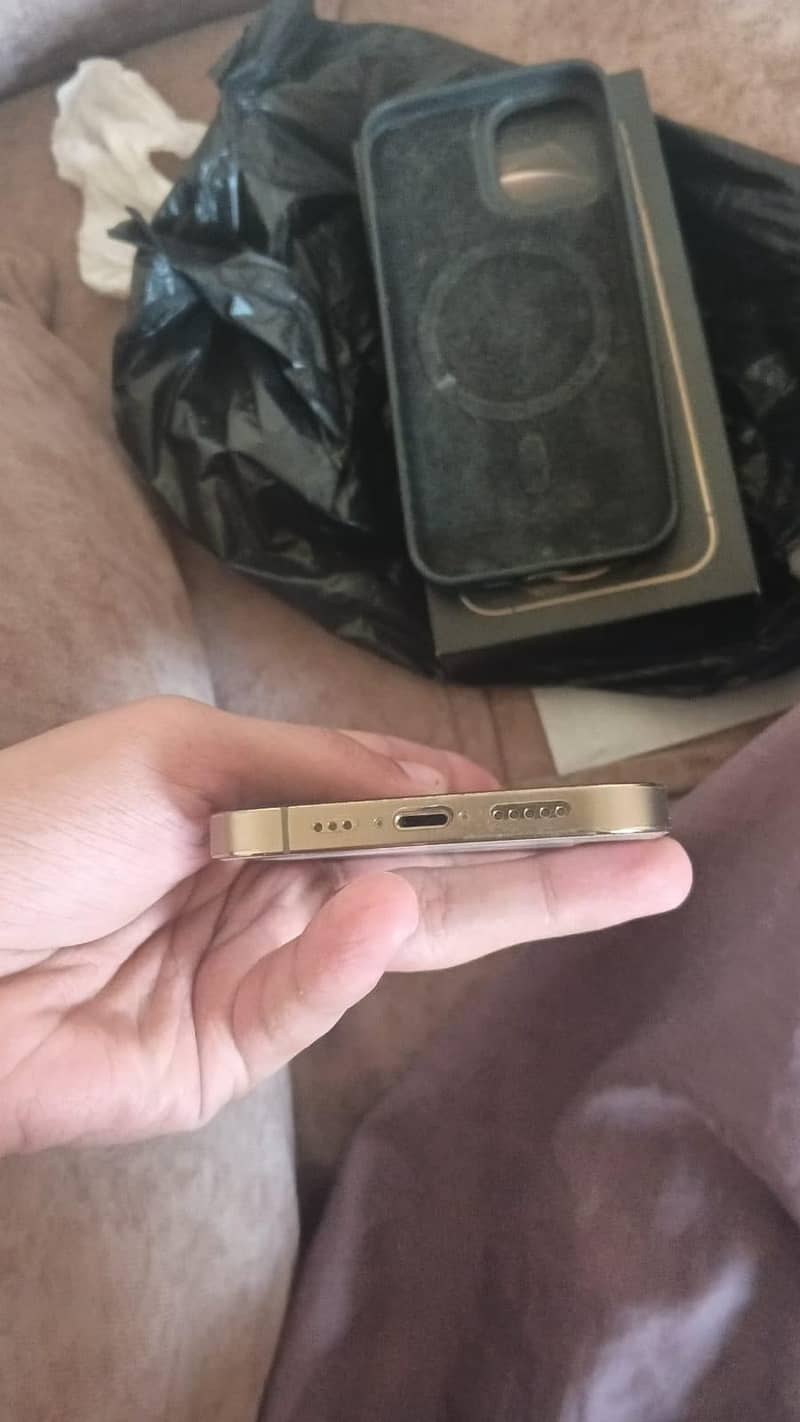 Apple iPhone 12 Pro 4