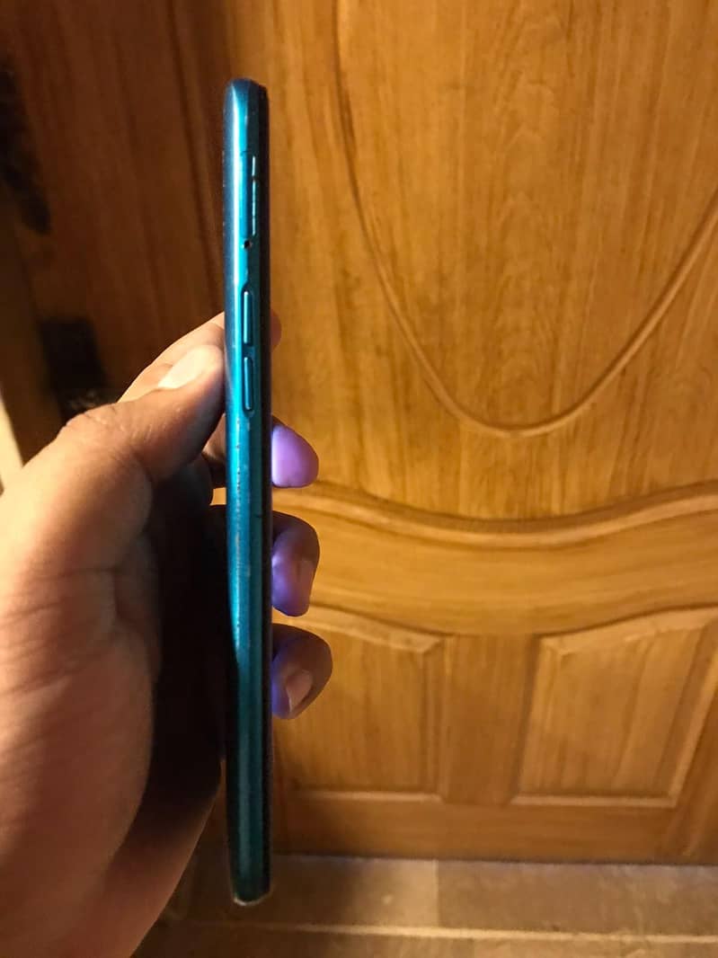 Realme 5i 4