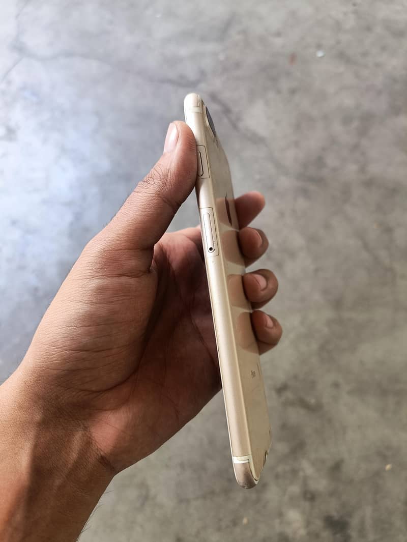 Apple iPhone 7 Plus 3