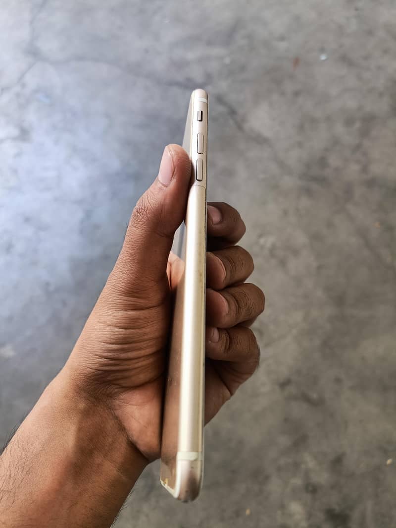 Apple iPhone 7 Plus 6
