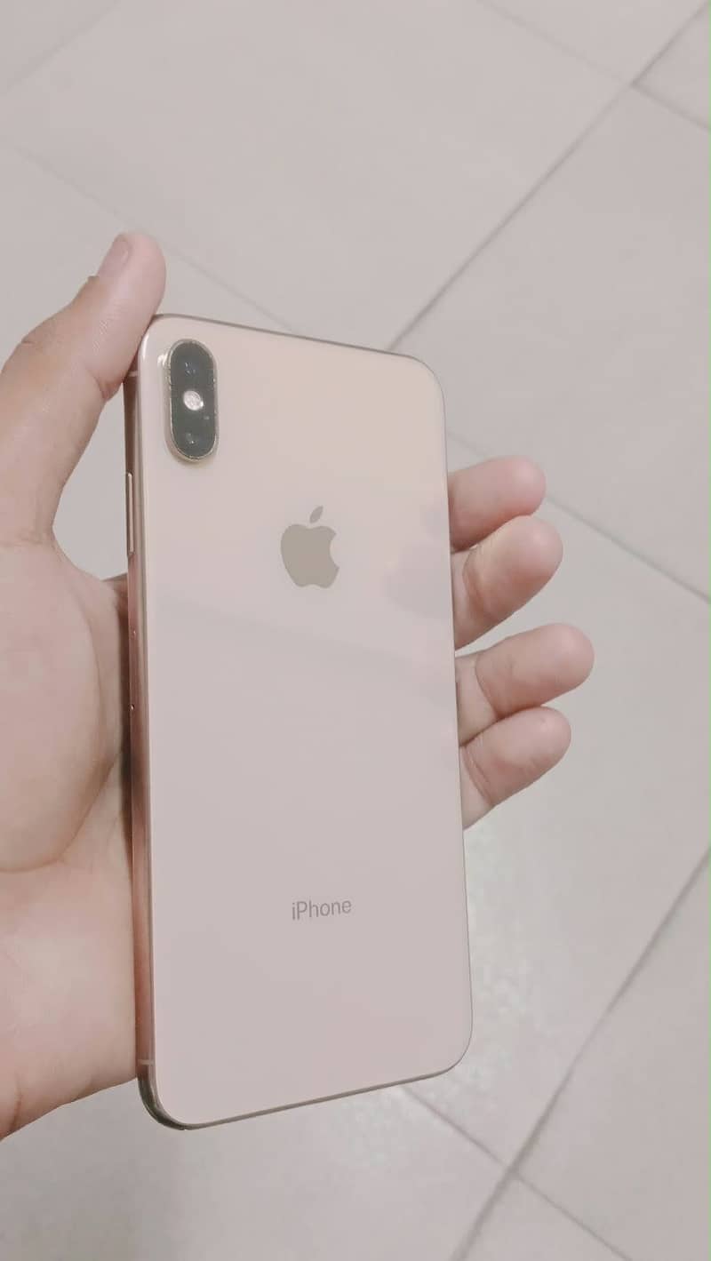 Apple iPhone XS Max 3