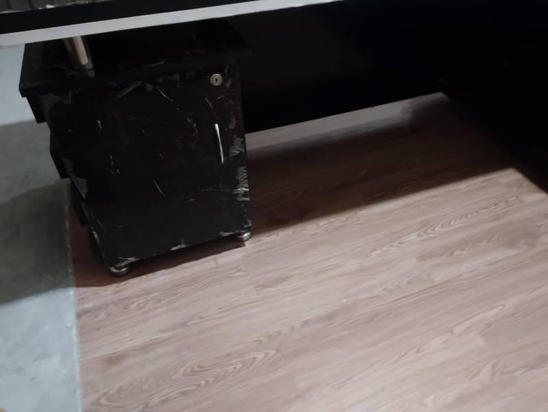 neat and clean table 2