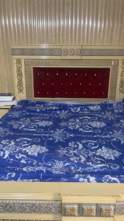 Luxury Wooden Bed Set – King Size Bed, 2 Side Tables & Dressing Table