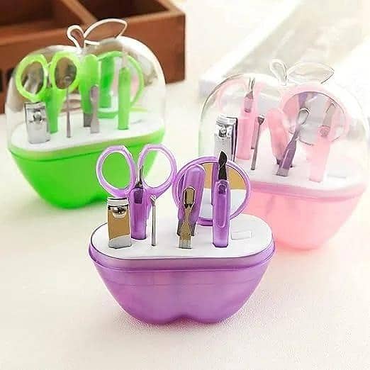 T  9 in 1 Apple Shaped Manicure Kit