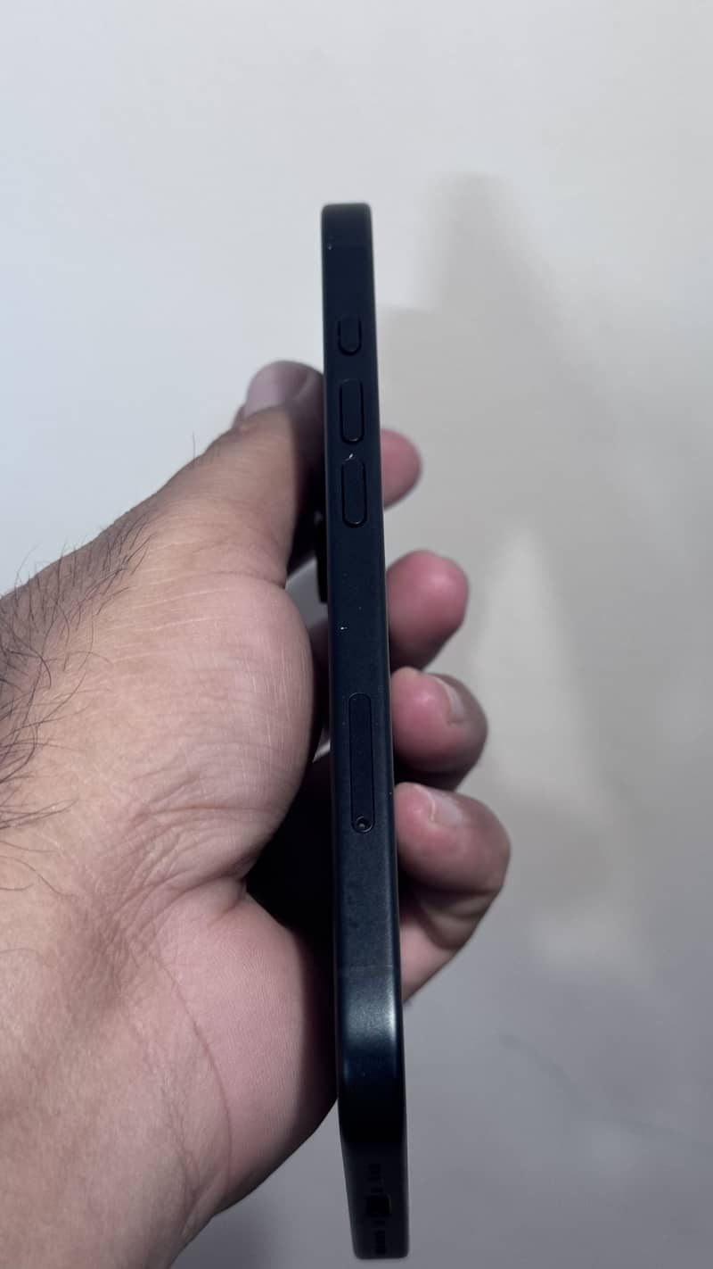 Apple iPhone 16 1