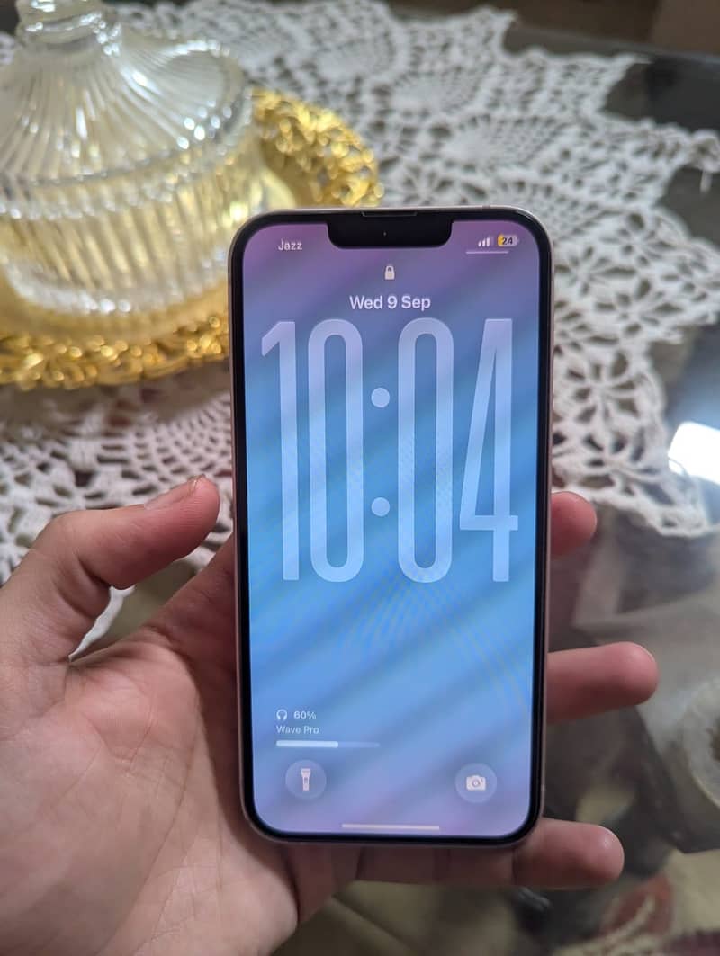 Apple iPhone 13 0