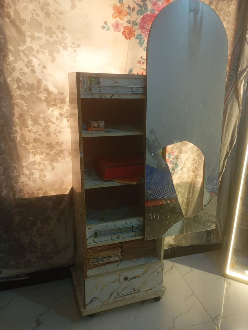 slide over dressing com storage 4