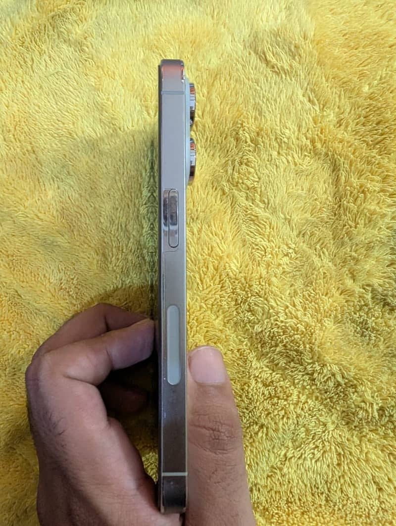 Apple iPhone 14 Pro 3