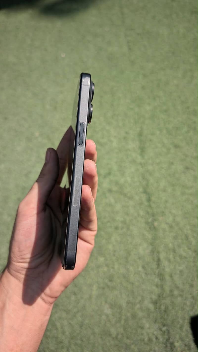 Apple iPhone 15 Pro Max 1