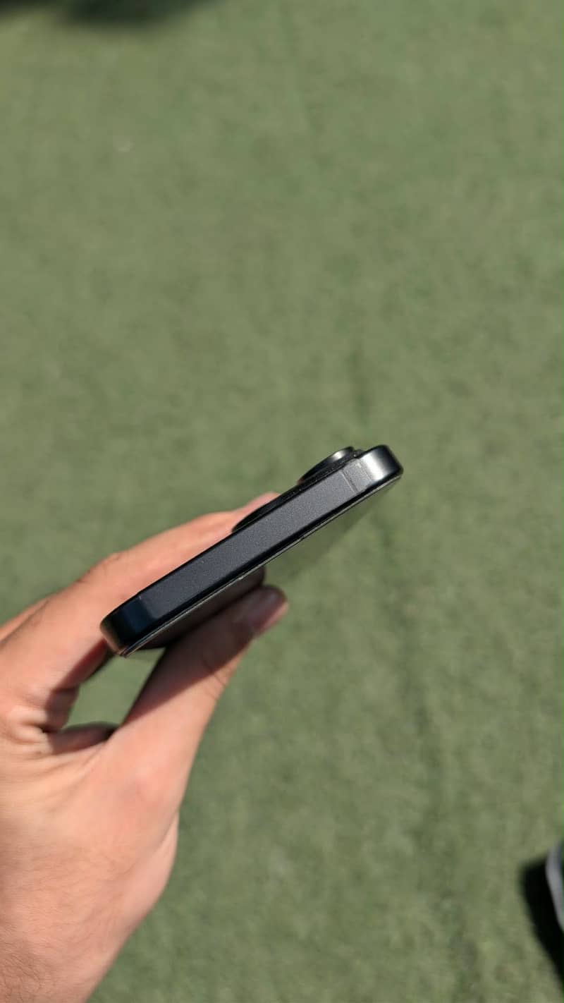 Apple iPhone 15 Pro Max 4
