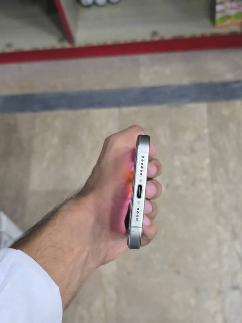 Apple iPhone 15 Pro Max 1