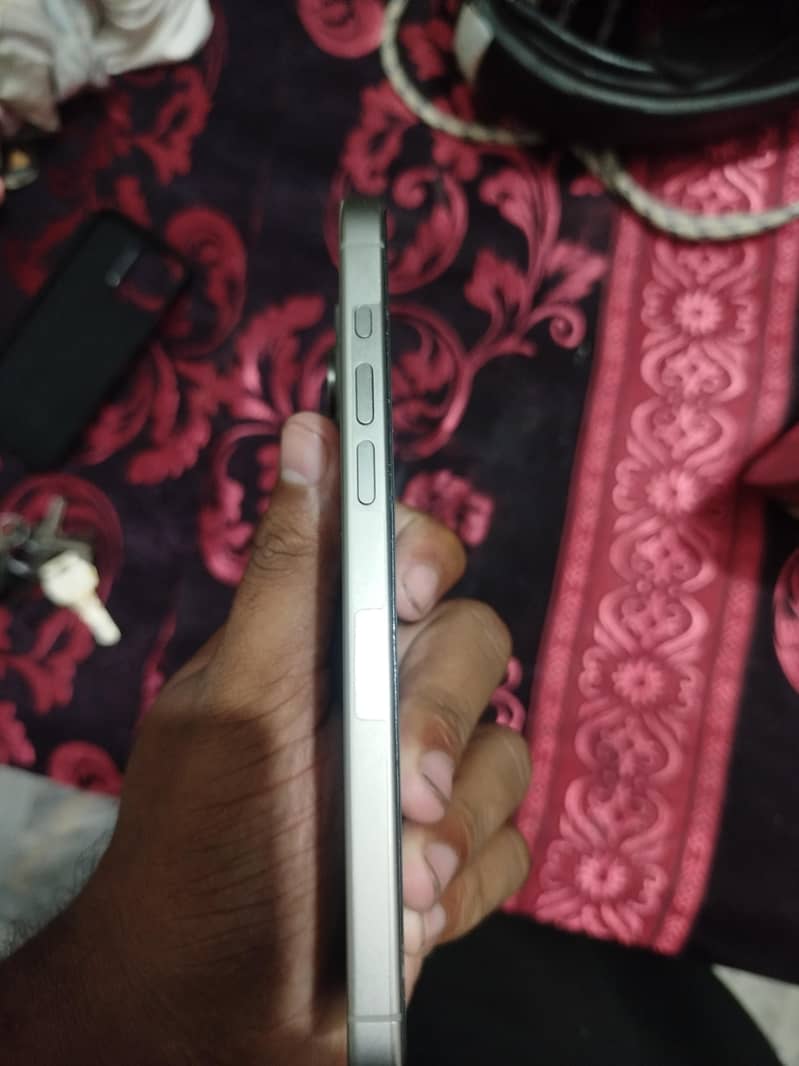Apple iPhone 15 Pro Max 5