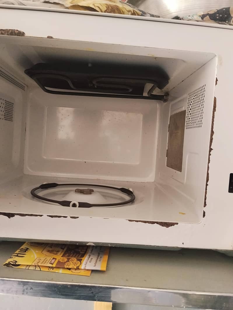 Microwave oven 1