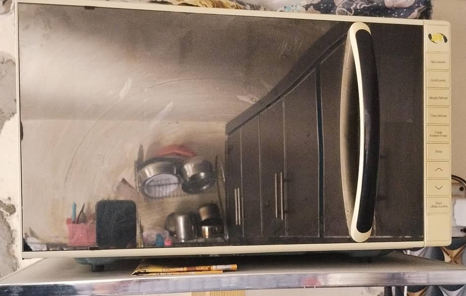Microwave oven 3
