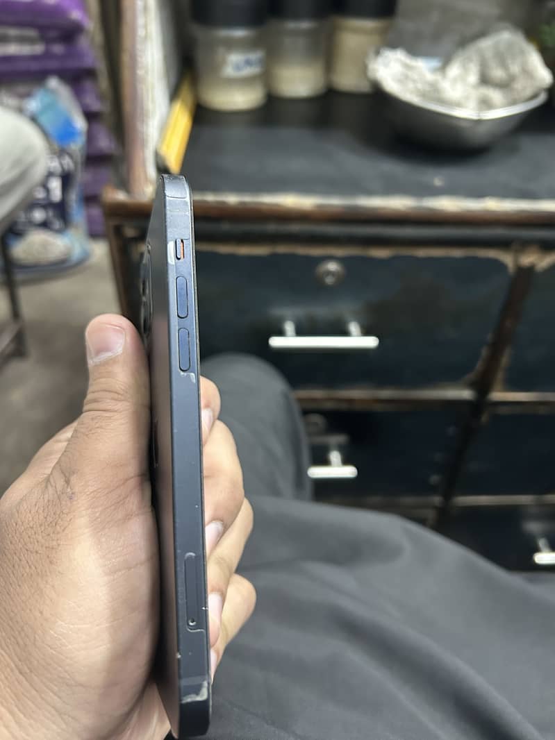 Apple iPhone 12 2