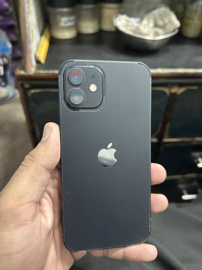Apple iPhone 12 3