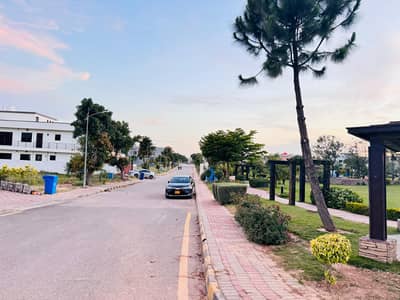 1 kanal Plot in B block Prime Location