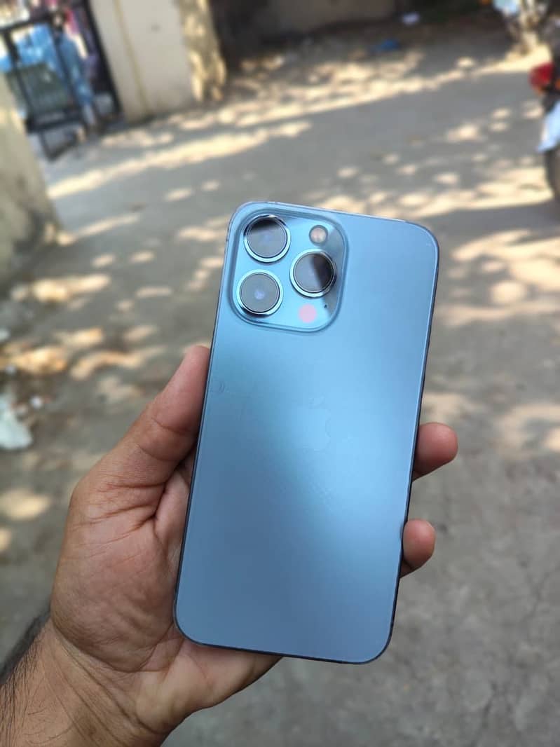 Apple iPhone 13 Pro 0