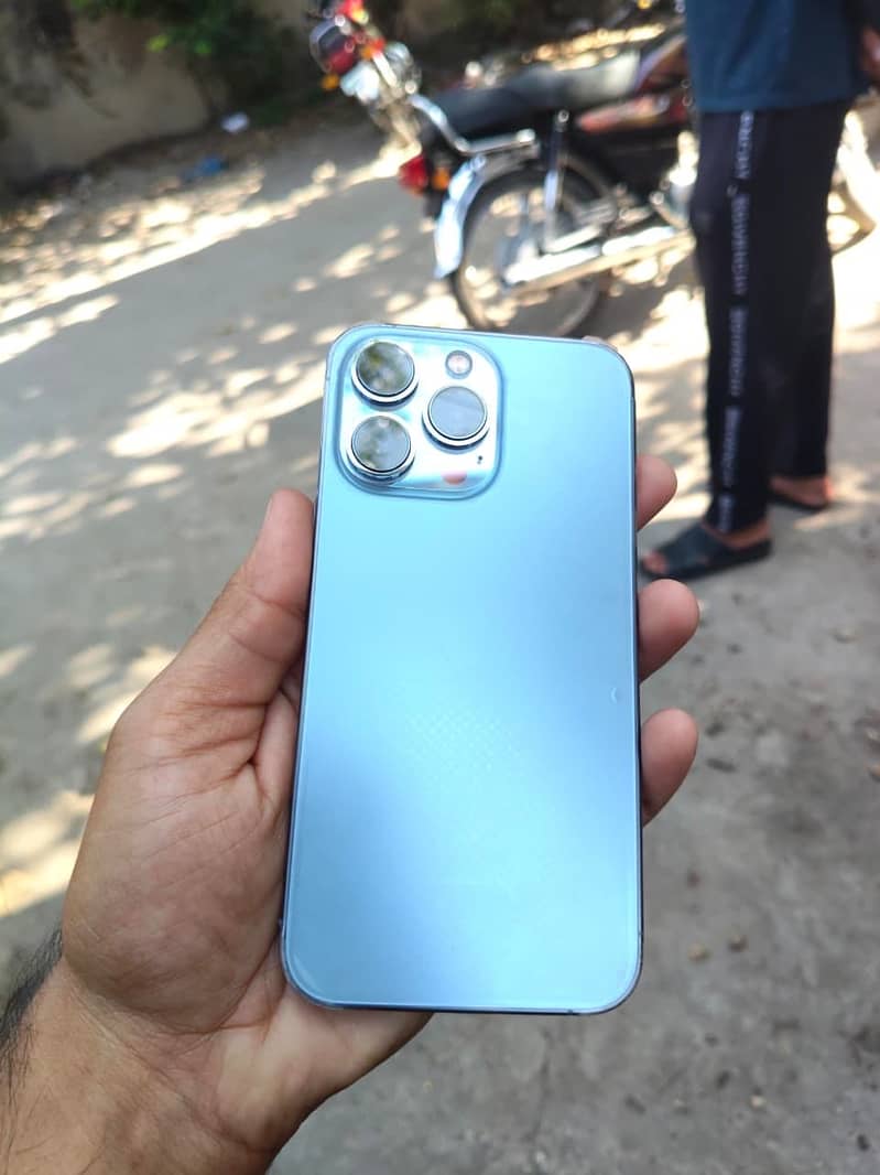 Apple iPhone 13 Pro 4