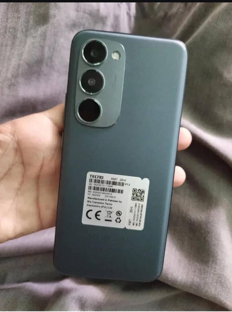 Tecno Spark 40 pro plus 4