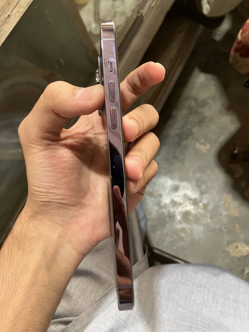 Apple iPhone 14 Pro Max 1