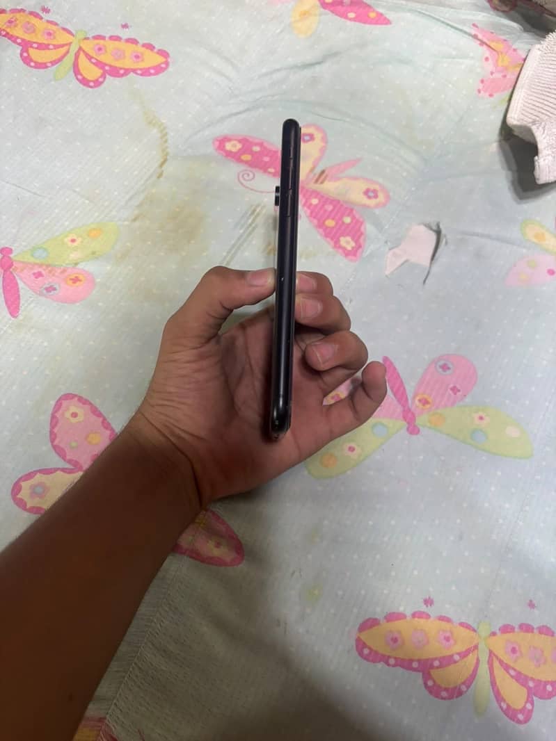 Apple iPhone XR 1