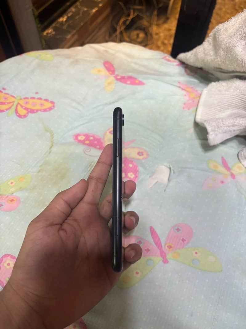 Apple iPhone XR 6