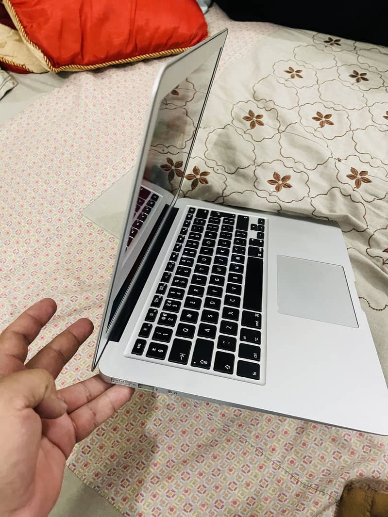 Apple mAcbook air 2