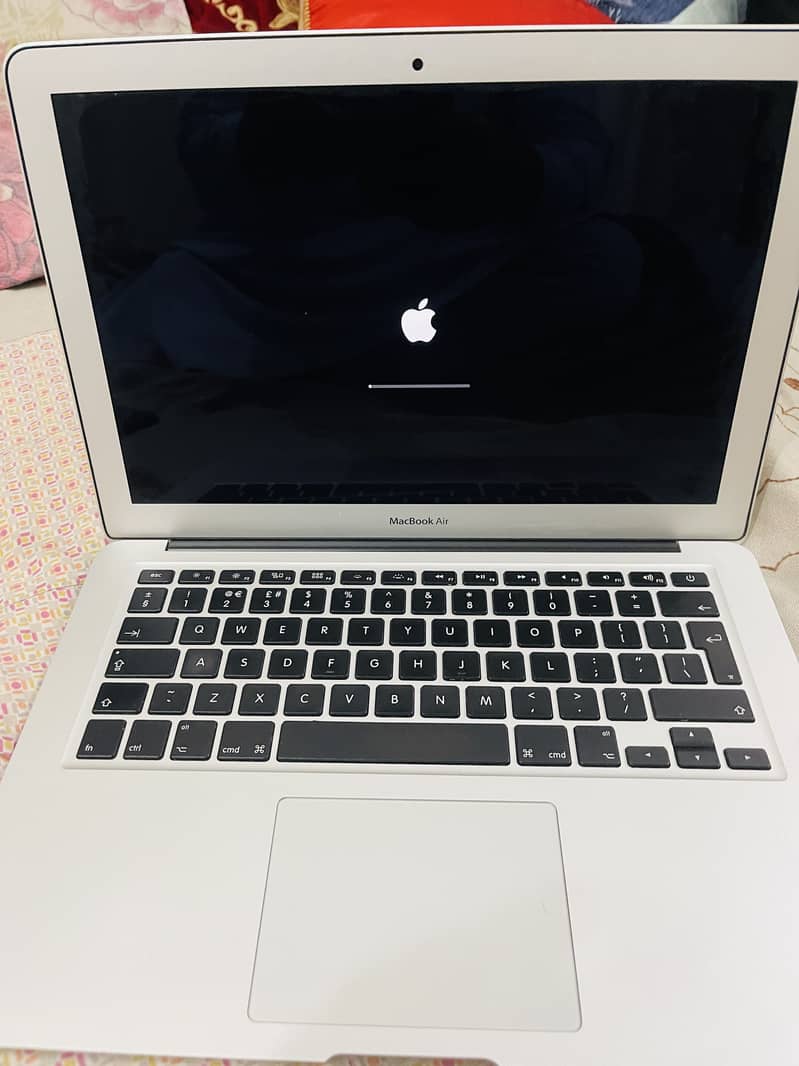 Apple mAcbook air 4