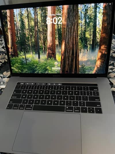MacBook Pro 2019 15" | Core i9 | 16GB RAM | 512GB SSD | Touch bar