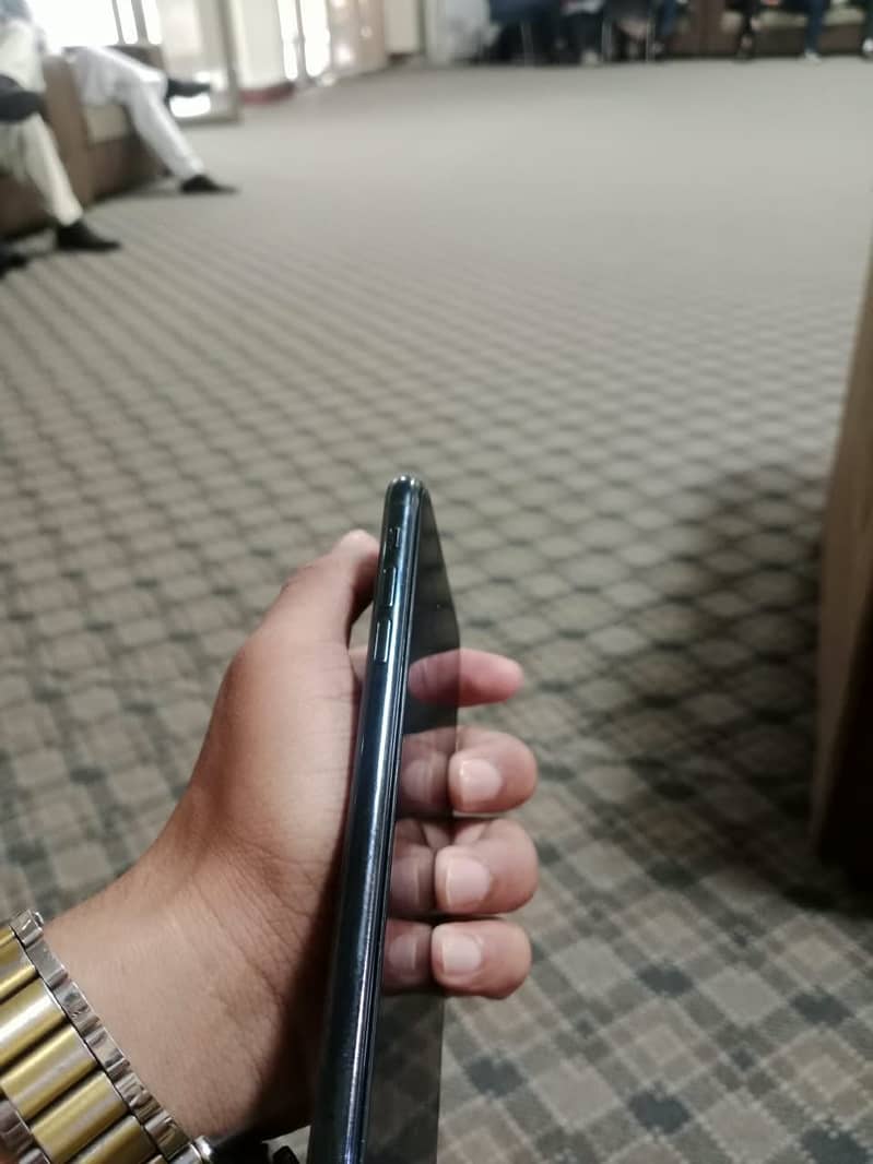 Apple iPhone 11 Pro Max 1