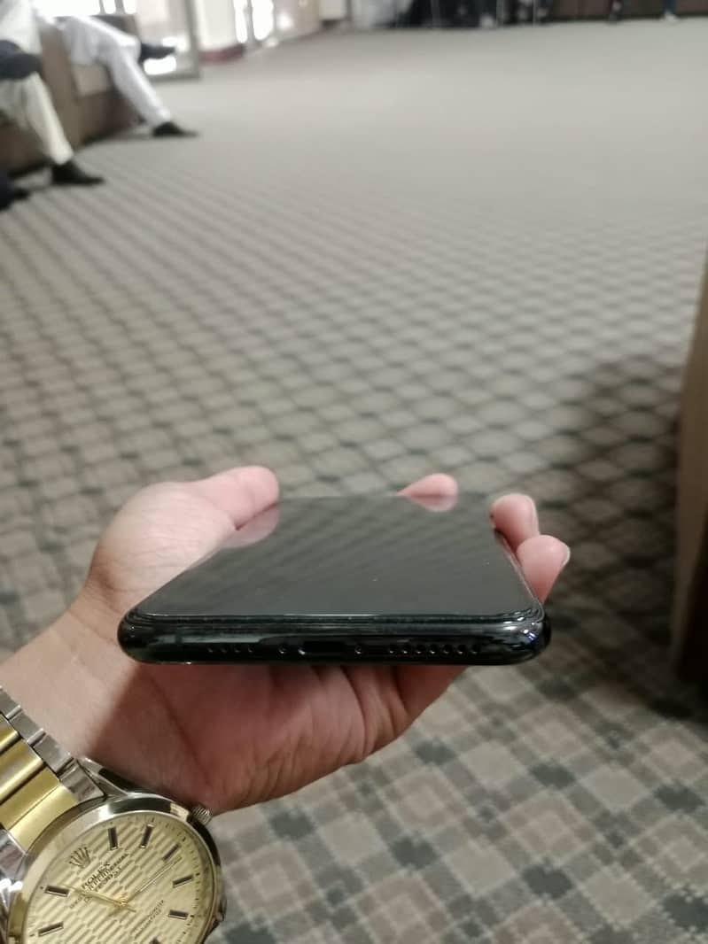 Apple iPhone 11 Pro Max 3