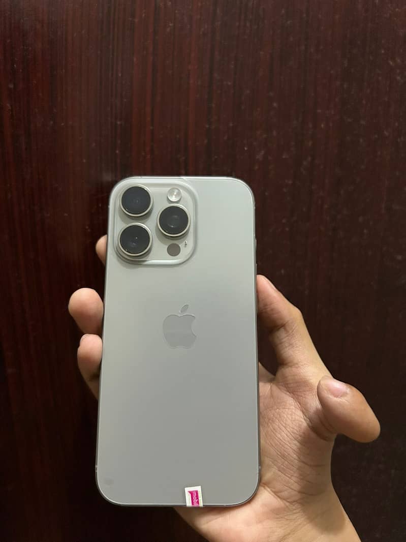 Apple iPhone 16 Pro 1