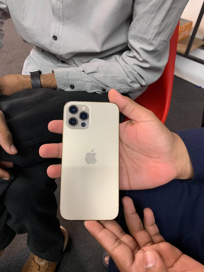 Apple iPhone 12 Pro 1