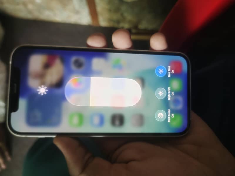 Apple iPhone 12 3