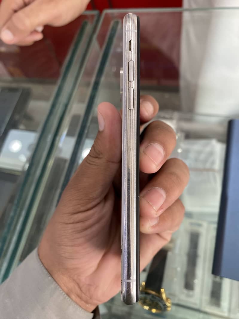 Apple iPhone X 1
