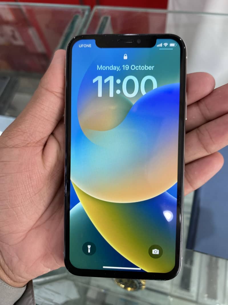 Apple iPhone X 3
