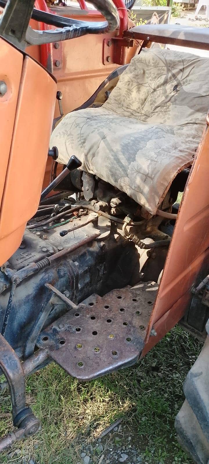 Bot achi condition ma tractor 9