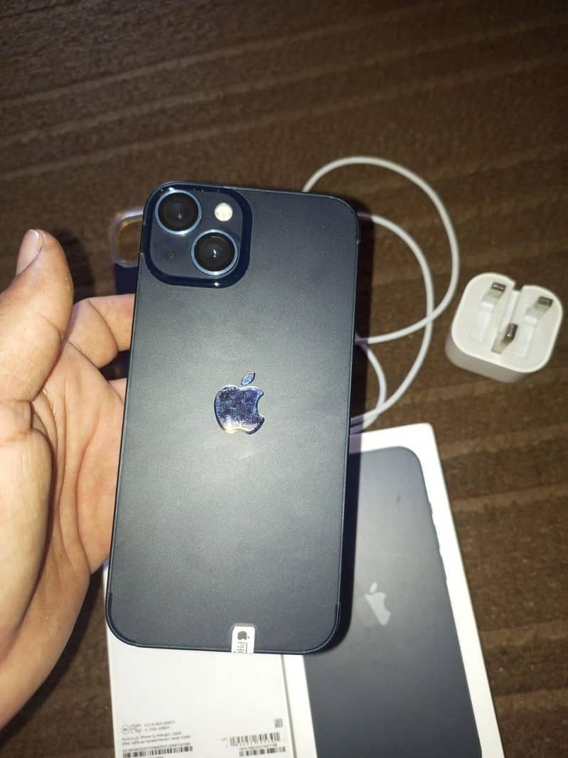 Apple iPhone 13 0