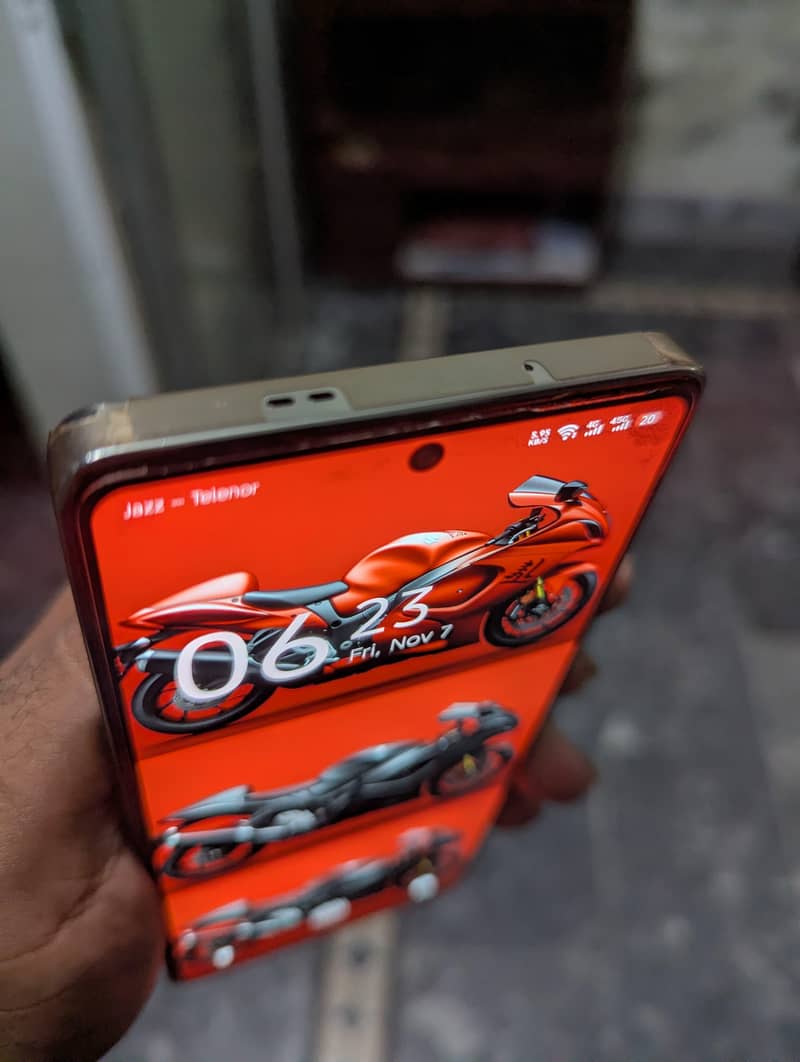 Infinix Note 40 5