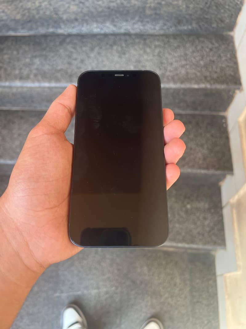 iPhone 12 4