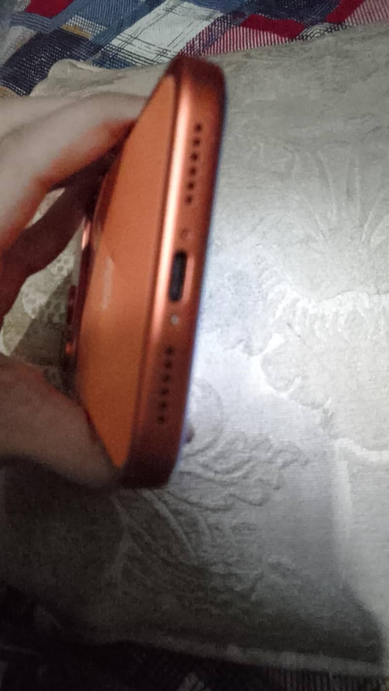 Apple iPhone 17 Pro Max 4