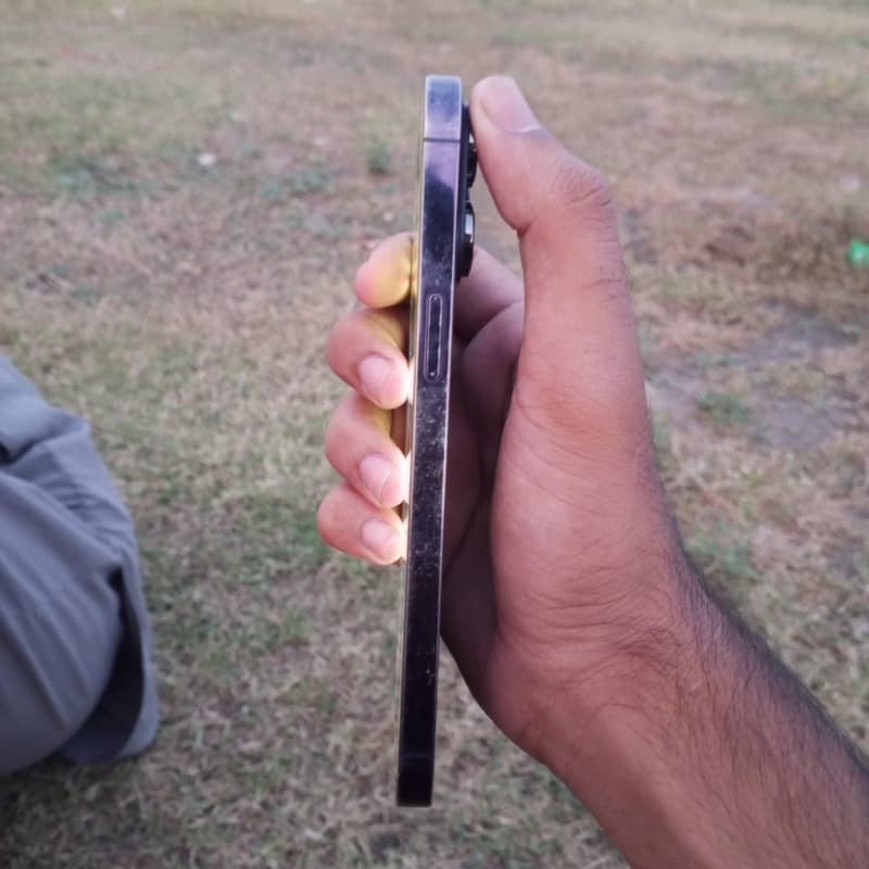 Apple iPhone 14 Pro Max 4