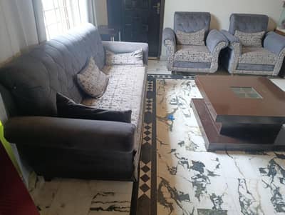 5 seater Sofa with Table