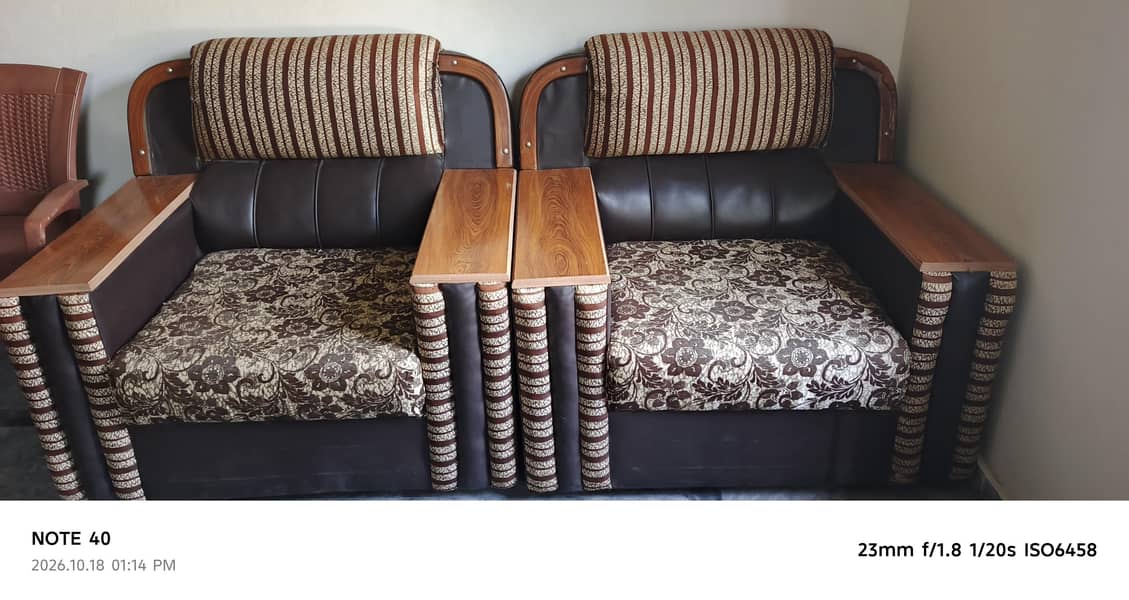 5 seater sofa 0