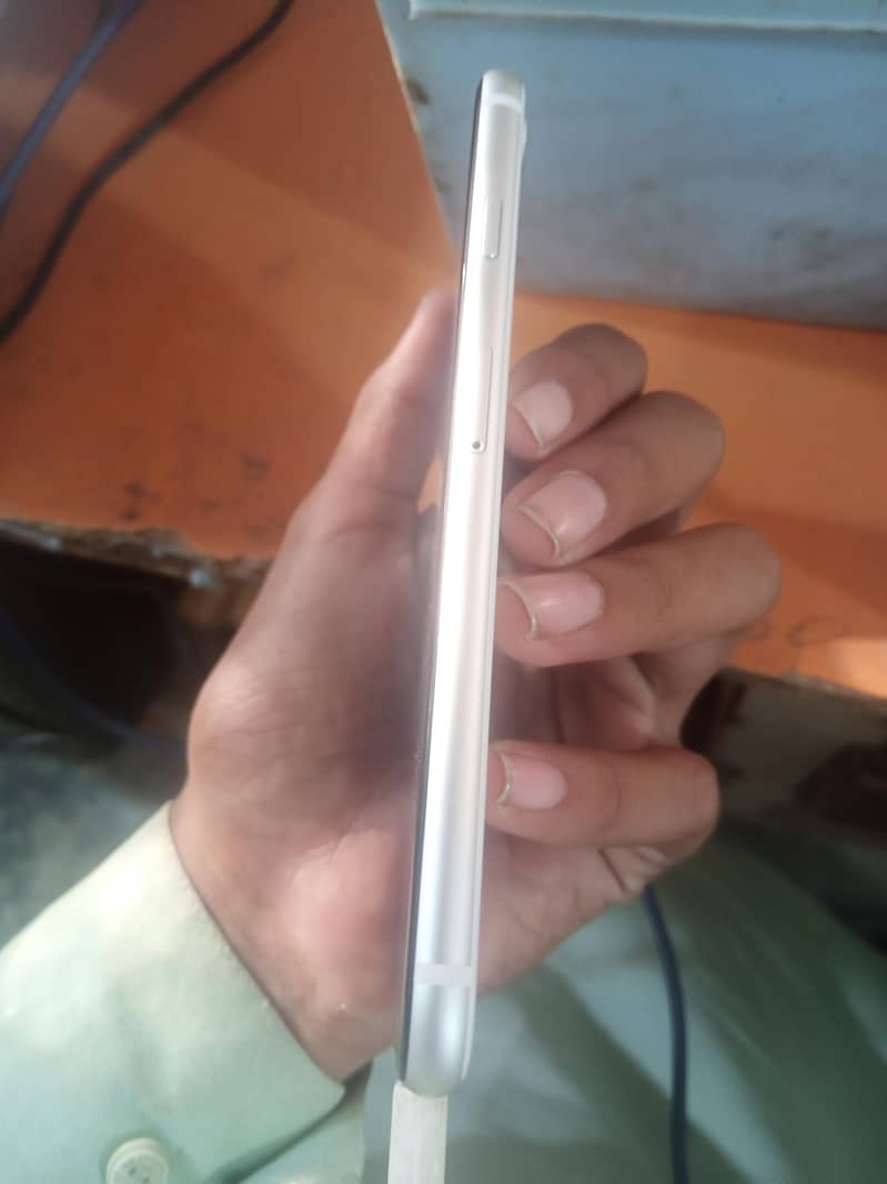 Apple iPhone SE 0