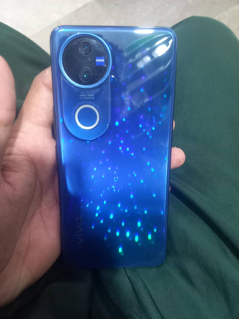 Vivo V50 3