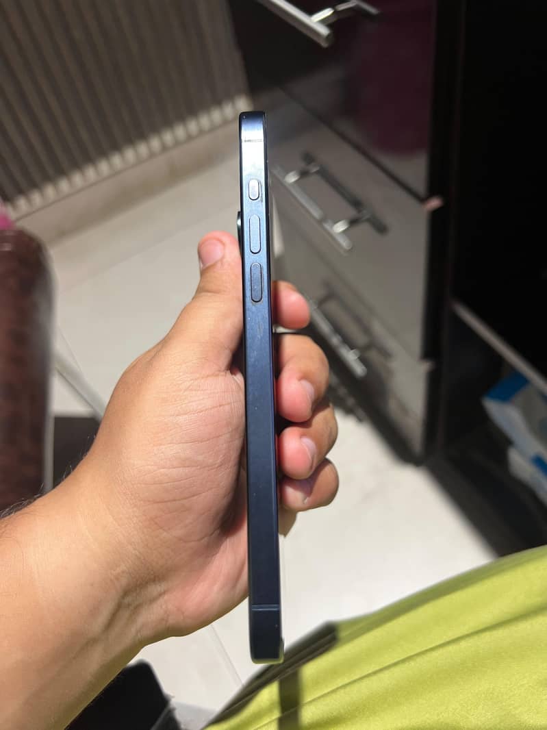 Apple iPhone 15 Pro Max 3