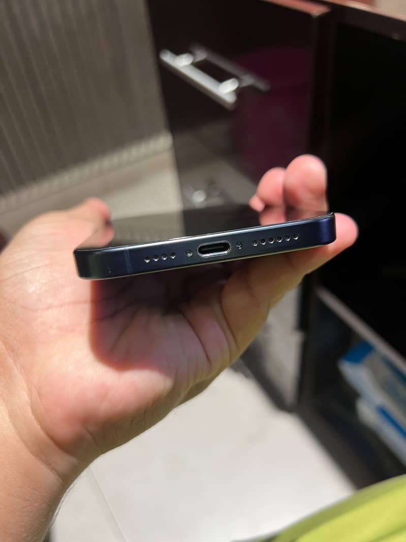 Apple iPhone 15 Pro Max 5