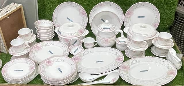 CHINI DINNER SET IN 65 PIECES